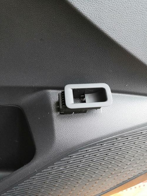 全新宝来isofix（全新宝来的后备箱开关位置在哪）-图3